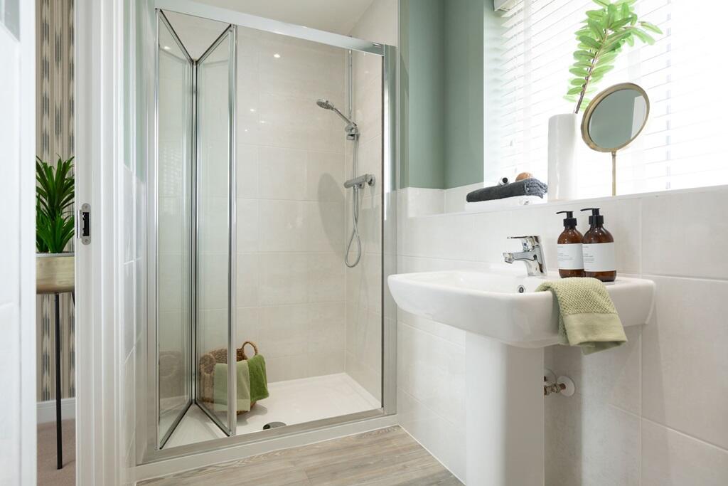 En-suite bathroom with double shower