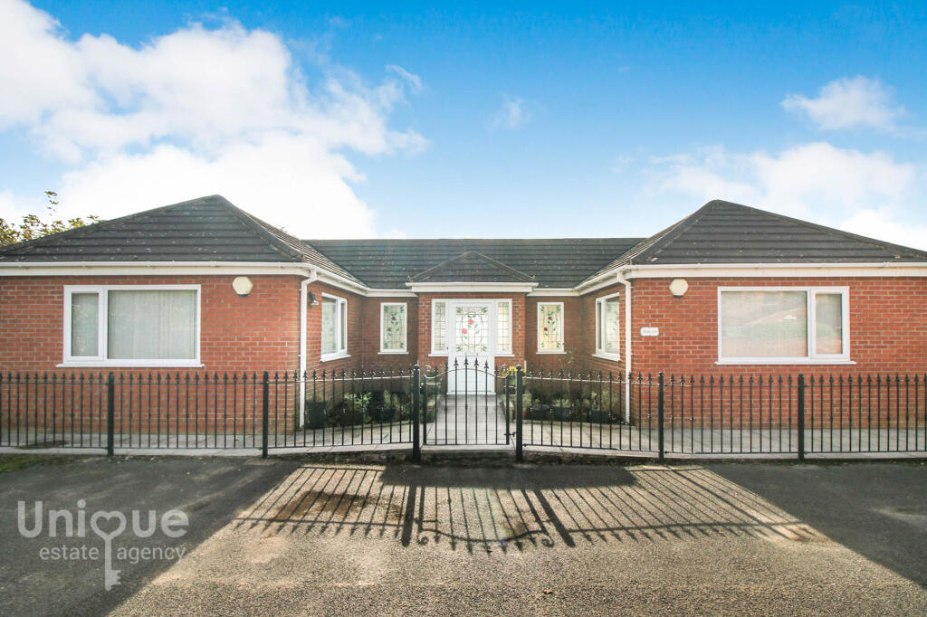 Caryl Road,  Lytham St. Annes, FY8