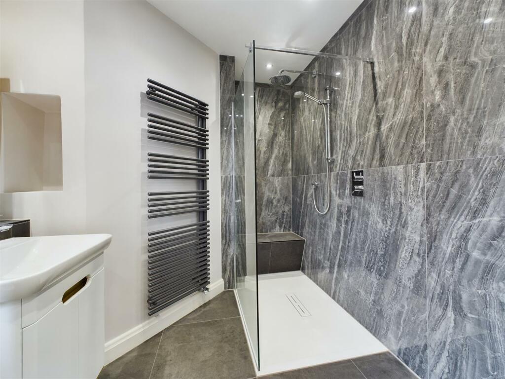 Family Shower Room