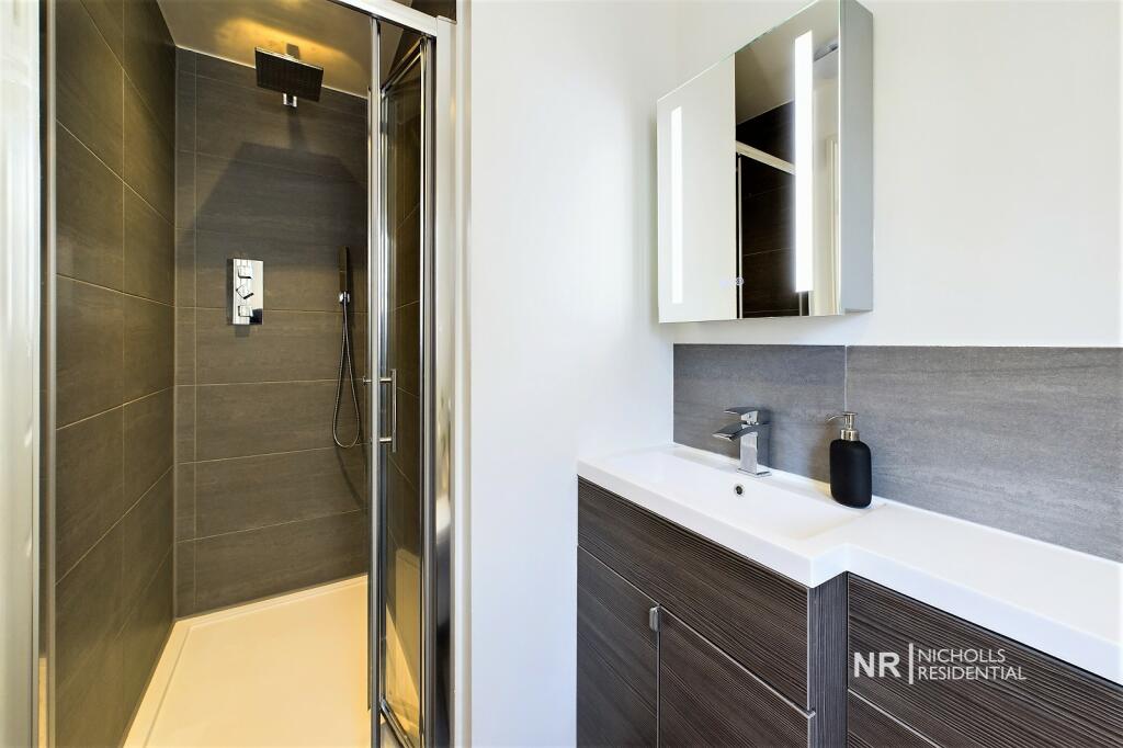 En Suite Shower Room