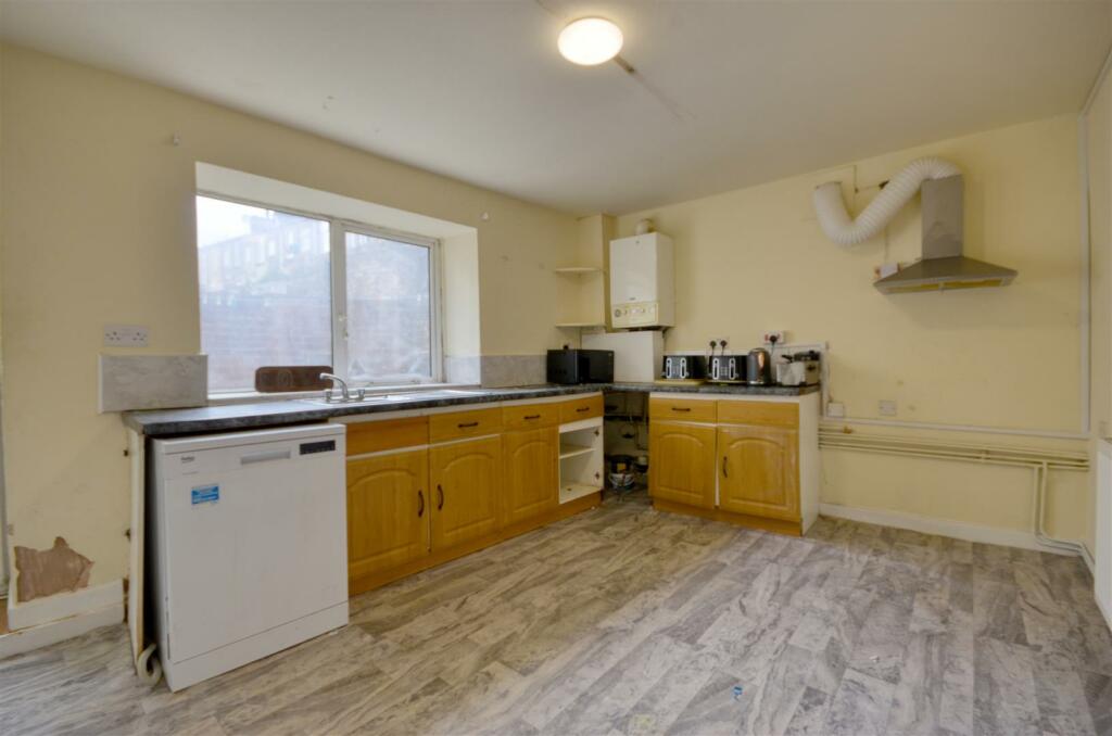 DOWNSTAIRS KITCHEN