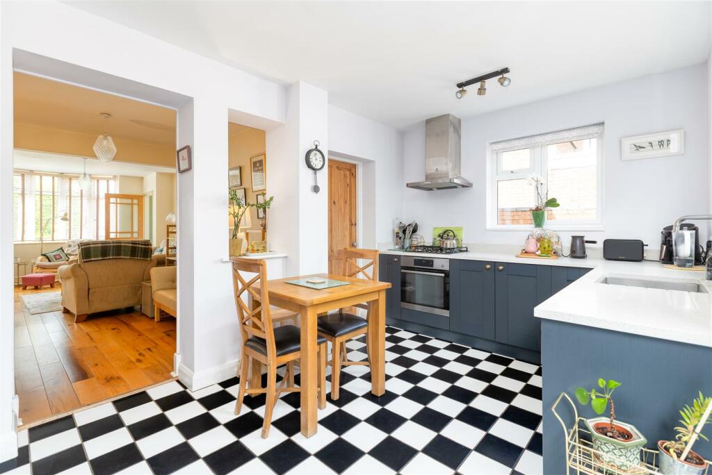 Kitchen/Breakfast Room