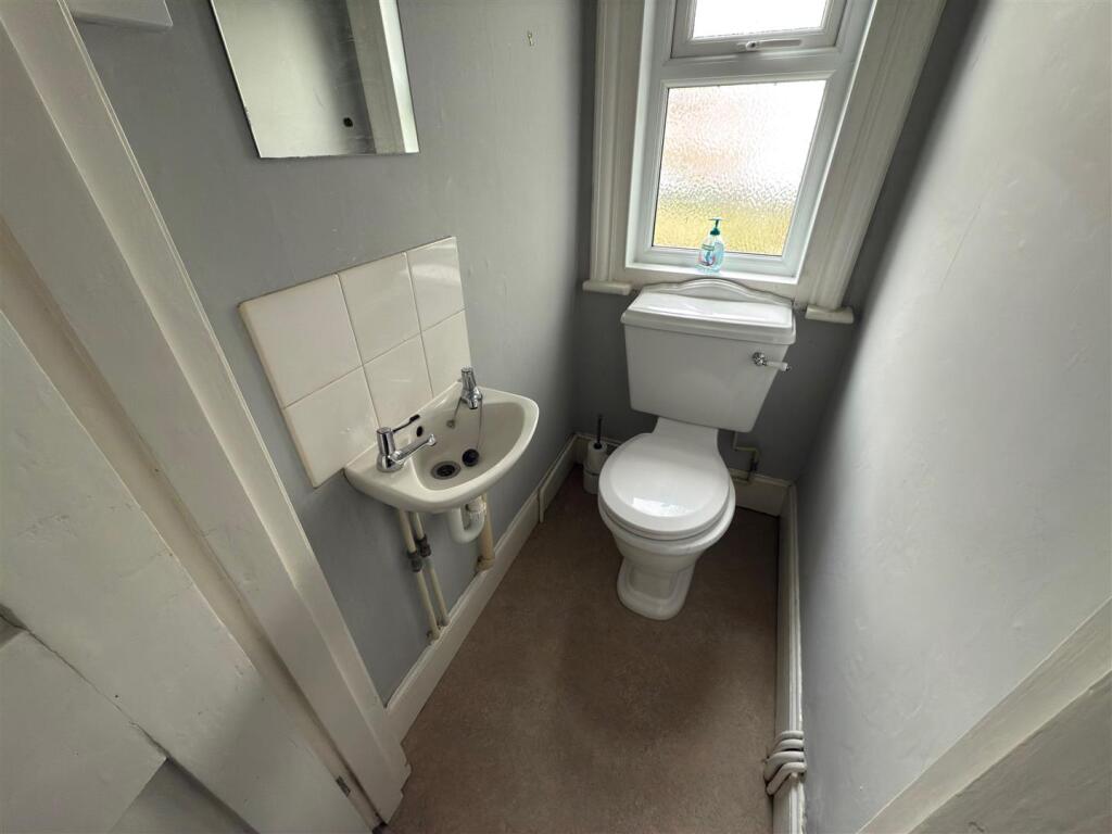 GROUND FLOOR WC.jpg