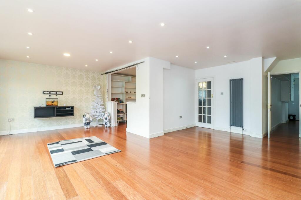 Open Plan Kitchen-Dining Room