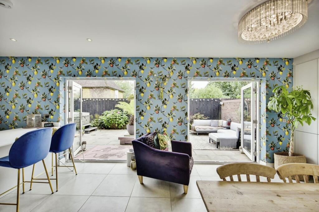 Diner Area With Views Of The Garden