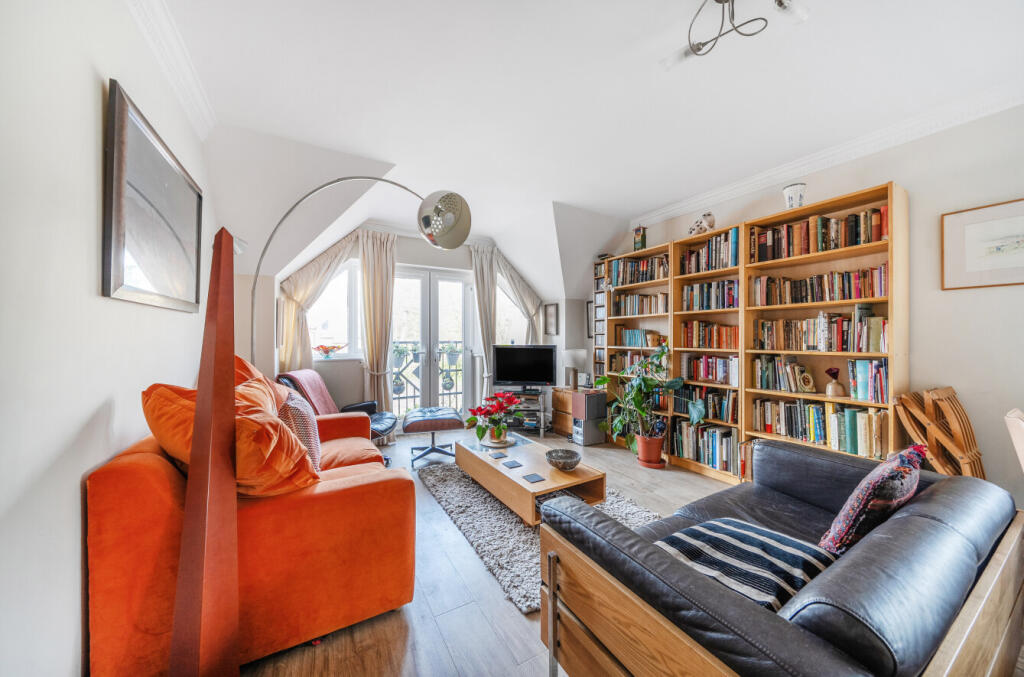 Sitting/Dining Room