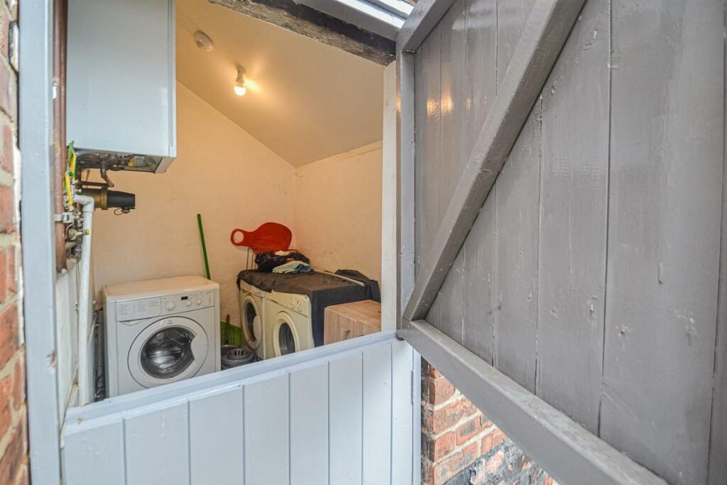 &#39;Outhouse&#39; / Washing Room