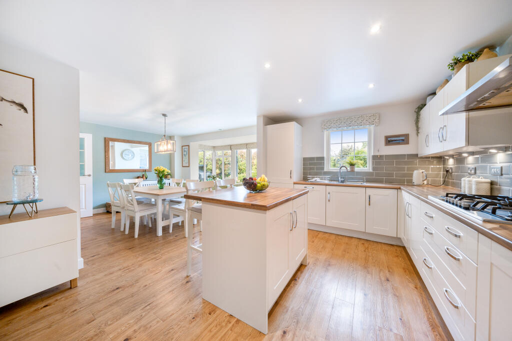 Kitchen / Dining Room