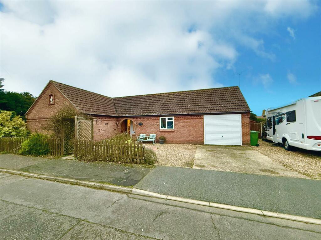 Eden Close, Bacton, NR12