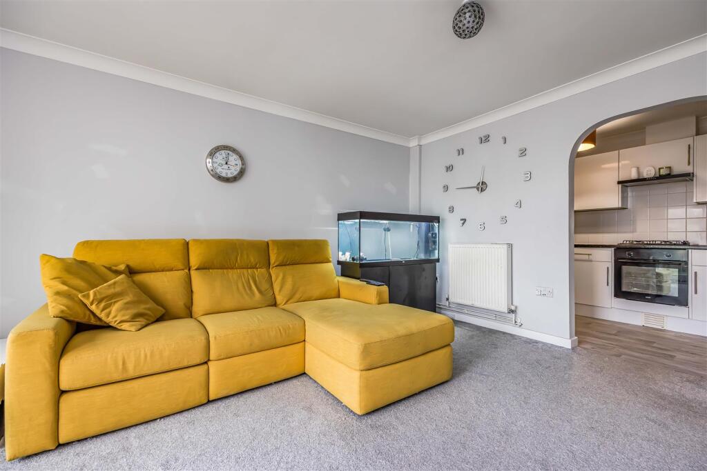 Flat 28 Dymond House, Gisors Road, Milton-Small-Po