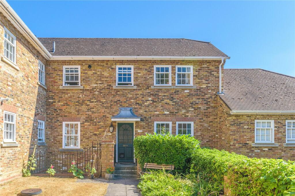 Shortheath Road, Farnham, Surrey, GU9