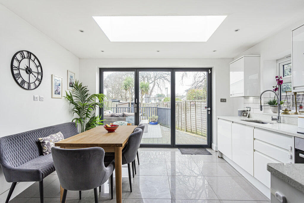 Kitchen/Dining Area