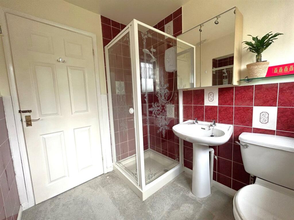 Shower Room.jpg