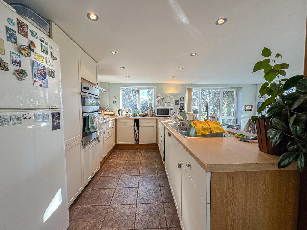 Kitchen (2)