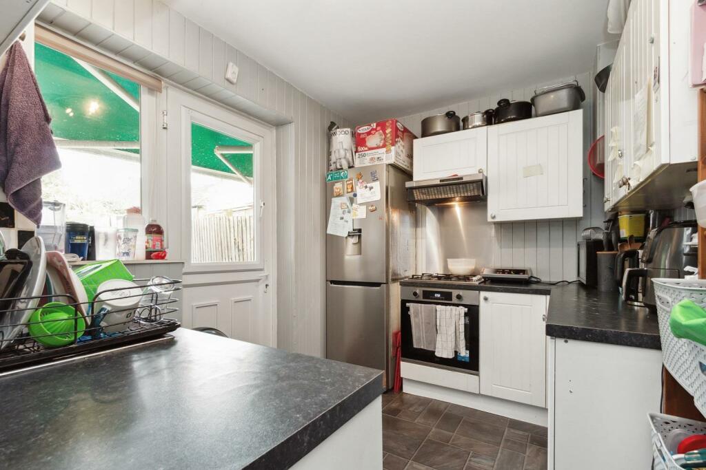 10 Middleton Road Morden SM4 6SD kitchen 1.jpg