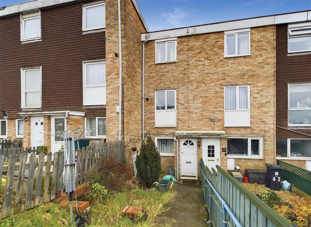 1 - Maisonette for Auction, Warmley, Bristol.jpg