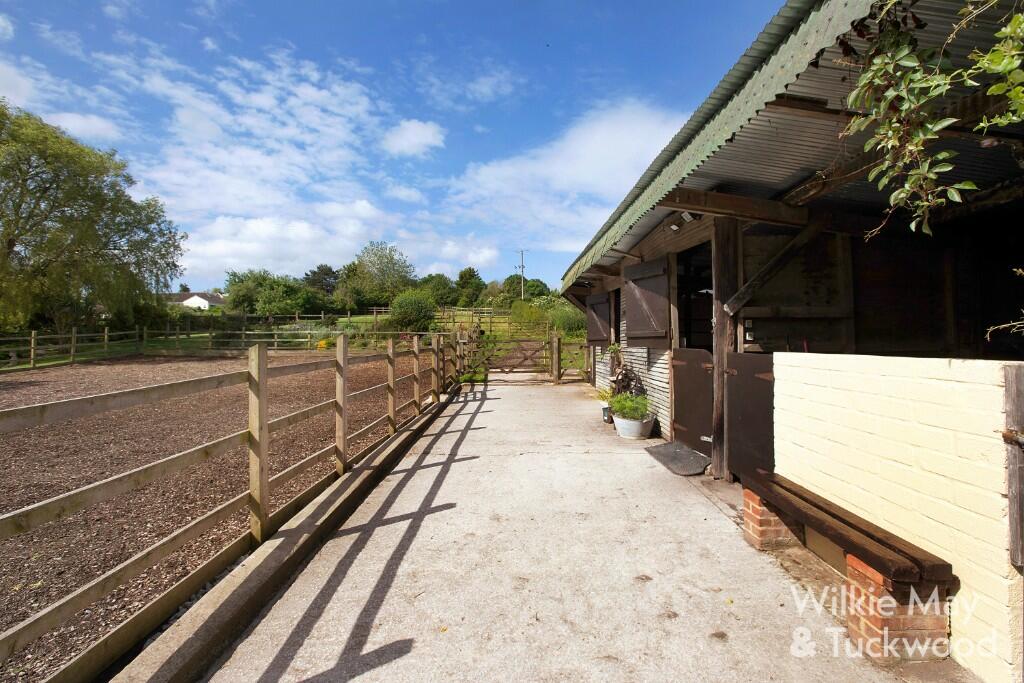 STABLES/TACK ROOM