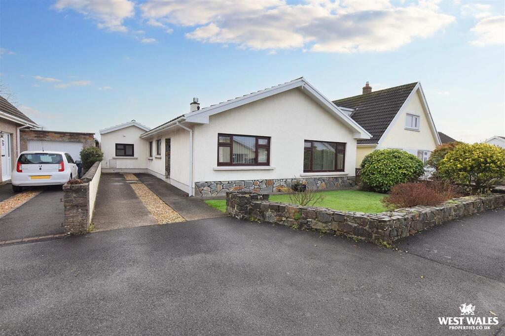 Greenfield Close, Haverfordwest