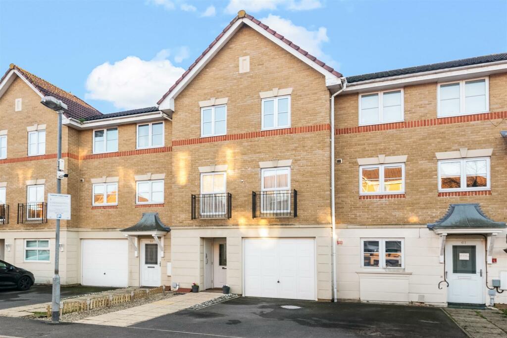 Arklay Close, Uxbridge