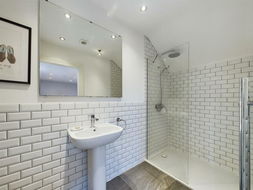 Superbly Appointed Shower Room