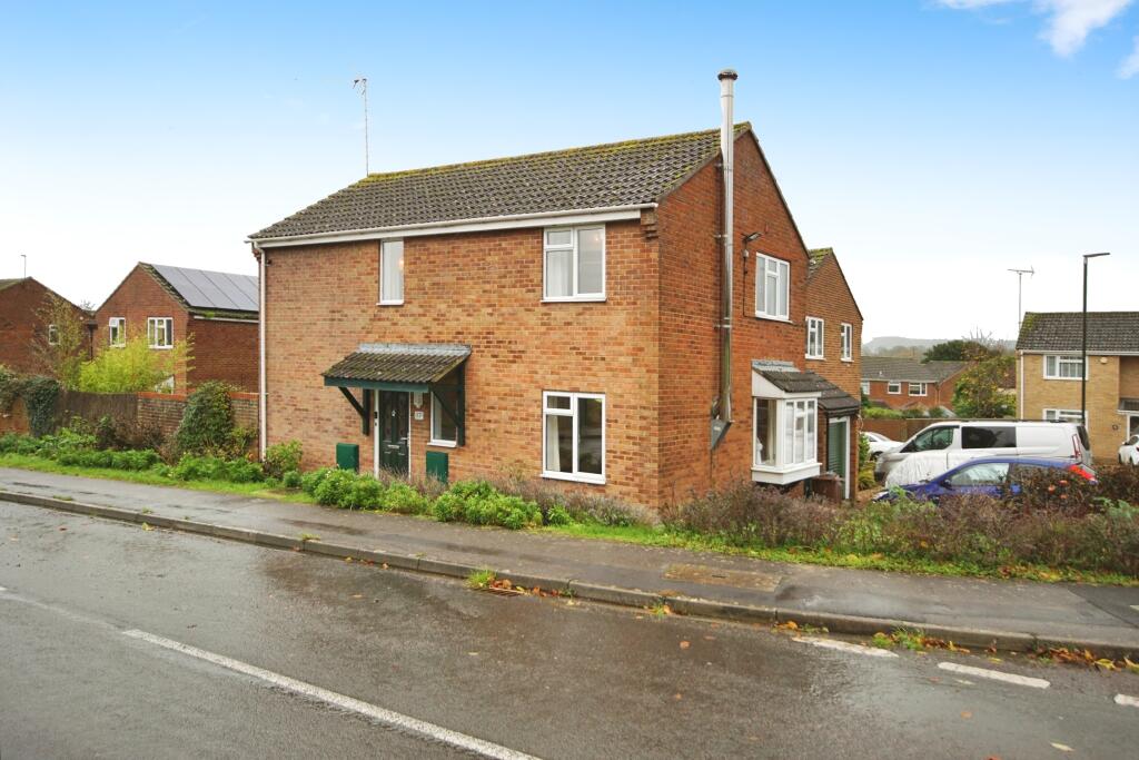 Manor Avenue, Dursley, GL11