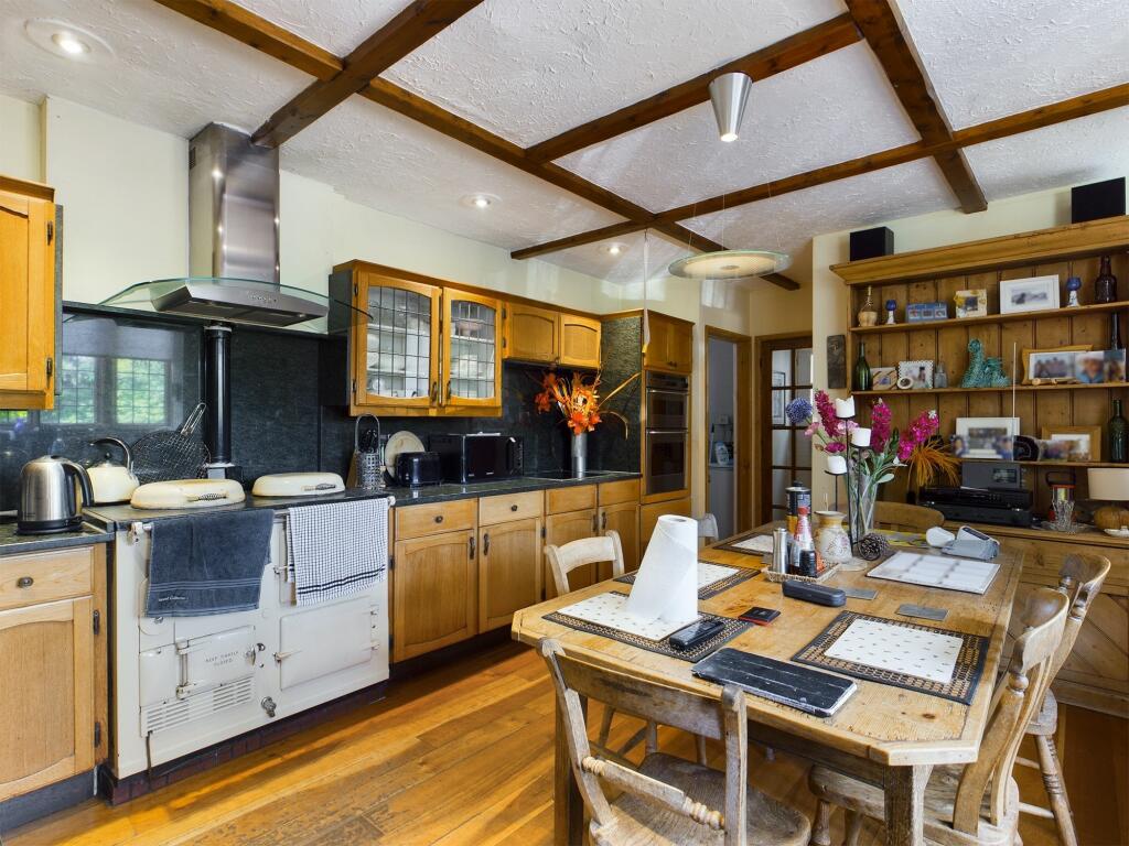 KITCHEN/ BREAKFAST ROOM