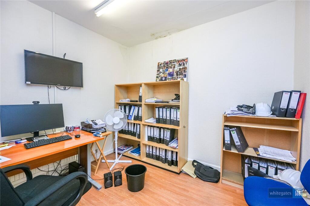 Bedroom/Office