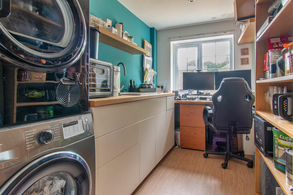 Utility Room/ Office