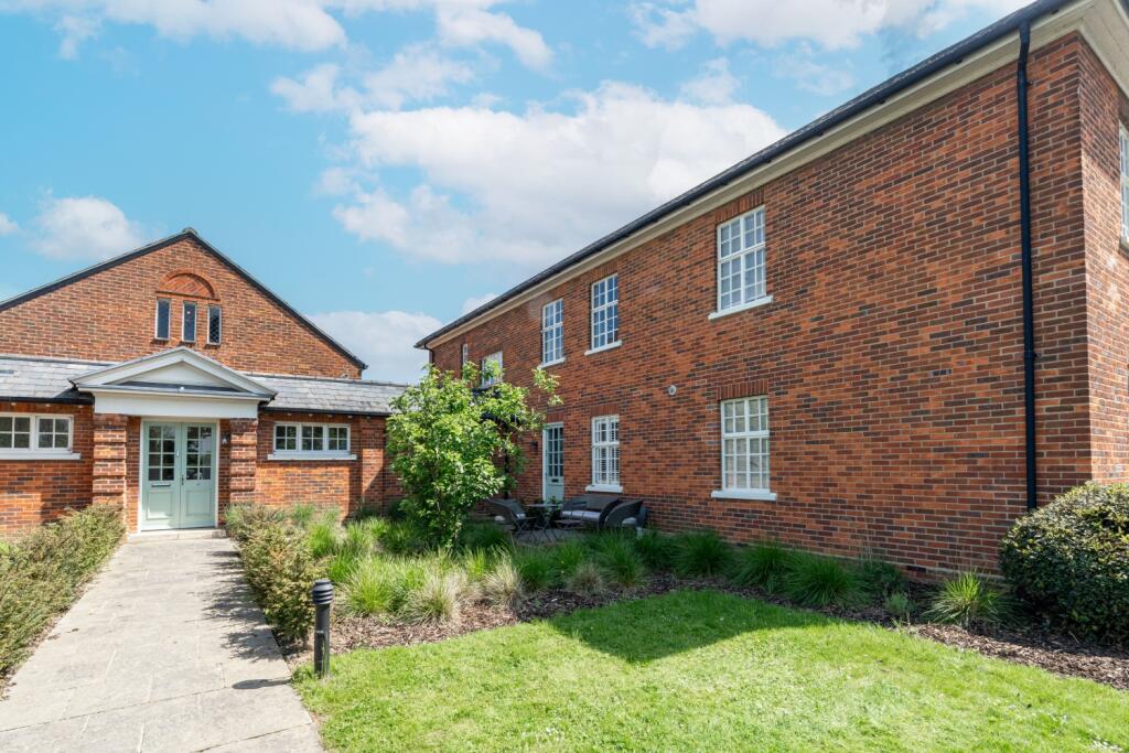 The Officers Mess, Orchard Square, Caversfield, Bicester, OX27