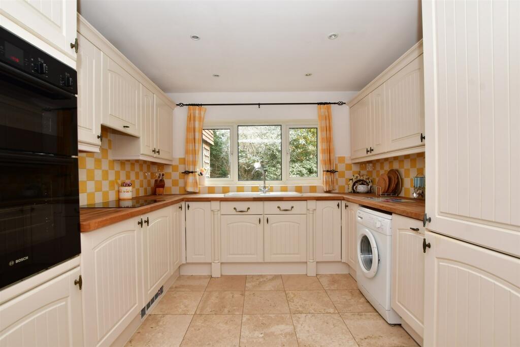 Kitchen/ Breakfast Room