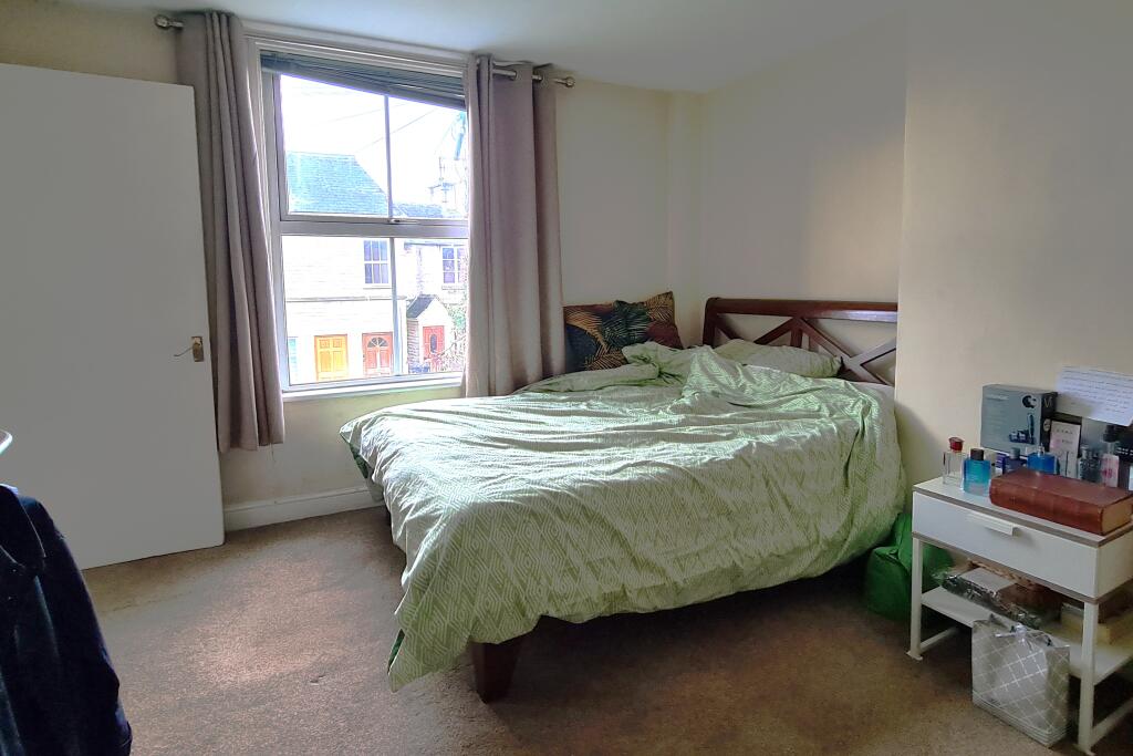 Bedroom - Middle Floor Flat