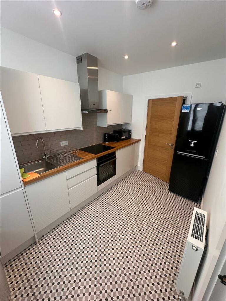 2b St Johns Road, Hove Kitchen.jpg