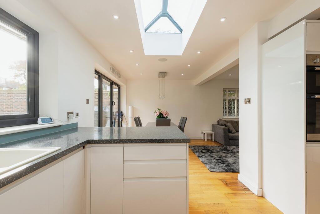 Kitchen/Dining Area