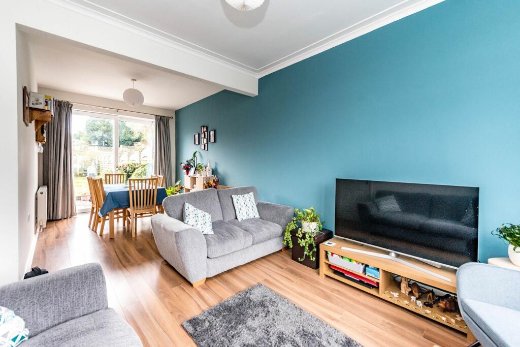 SITTING ROOM DINING AREA AND KITCHEN