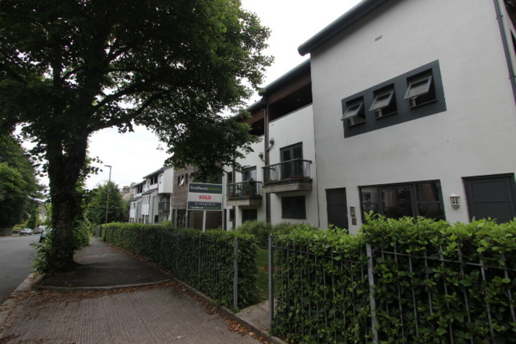 Endeavour Court, Stoke