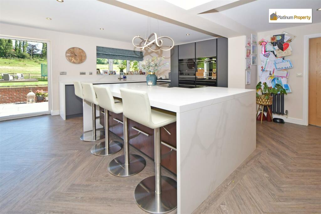 OPEN PLAN LIVING DINING KITCHEN