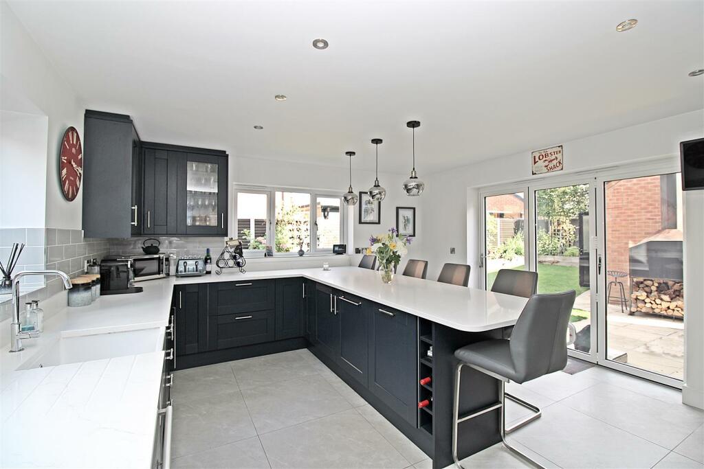 Kitchen/Breakfast Room