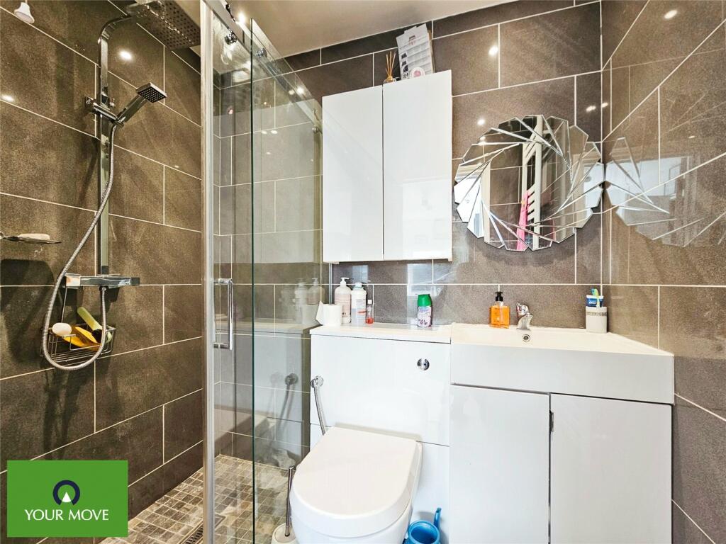 Ensuite Shower/Wc