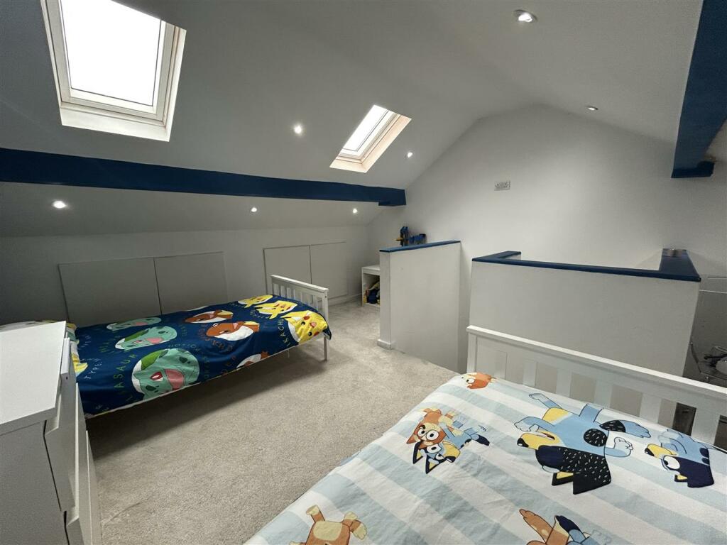 ATTIC ROOM