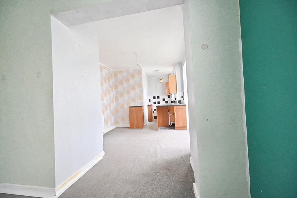 Flat 5, 14 Park Crescent, Worthing, West Sussex BN11 4AH