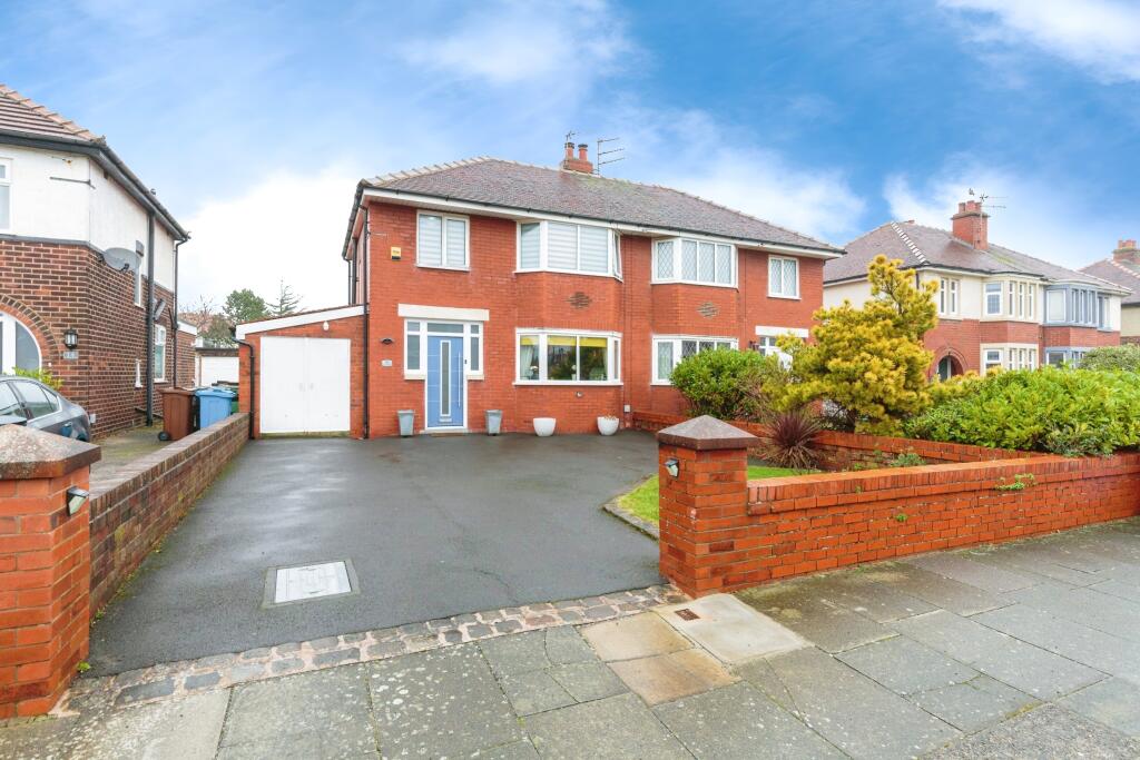 Gretdale Avenue, Lytham St. Annes, FY8