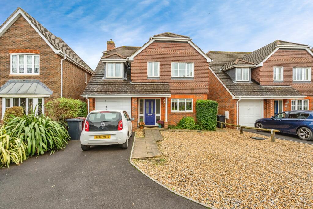 Caspian Close, Chichester, PO18