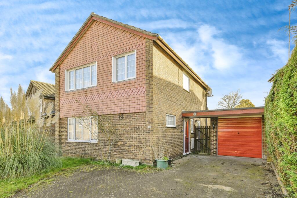 Dawlish Close, Stevenage, Hertfordshire, SG2