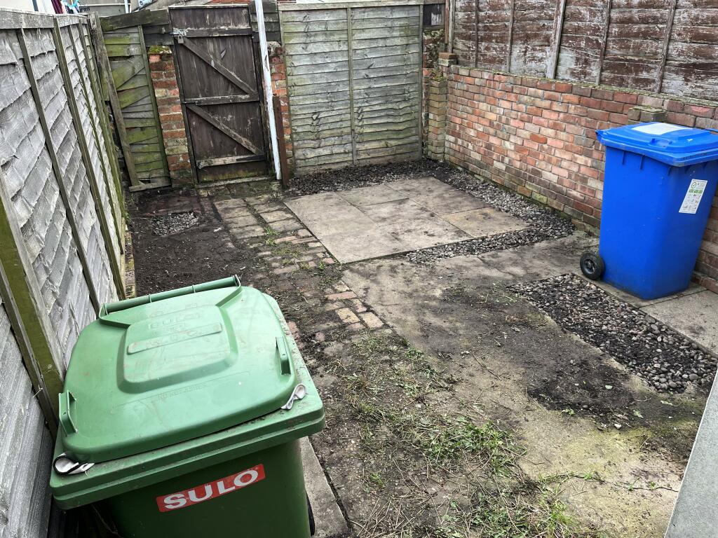 Rear Garden T202412041114.jpg