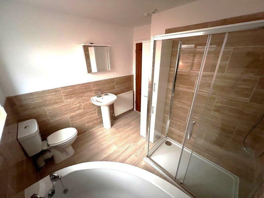 bathroom a.jpg