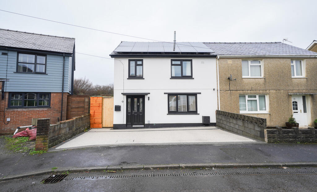 Berwick Road, Llanelli, SA14