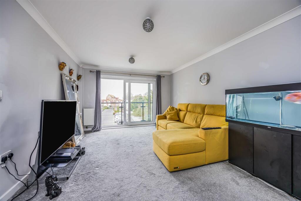 Flat 28 Dymond House, Gisors Road, Milton-Small-Po