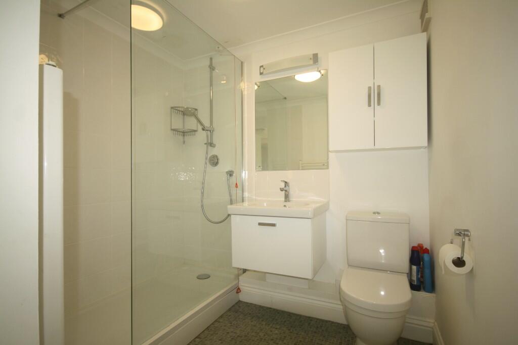 Shower-room/WC