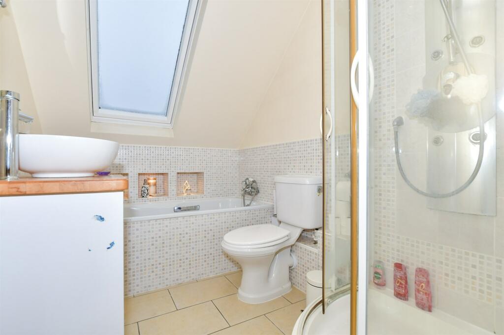 En-Suite Bathroom