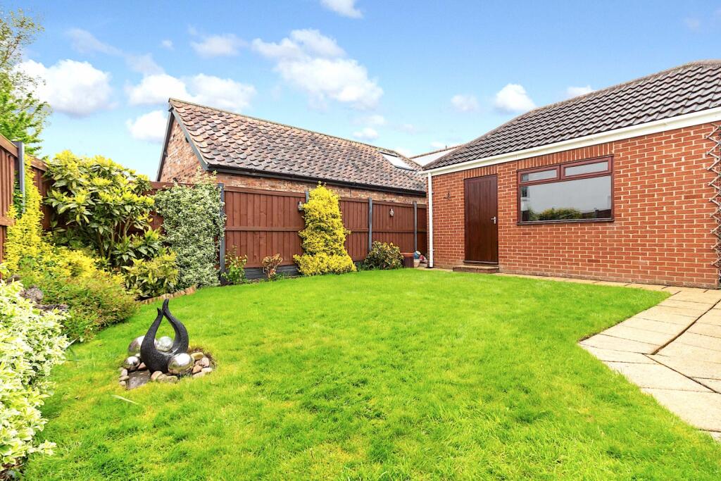 1a Sefton Avenue - Garden1